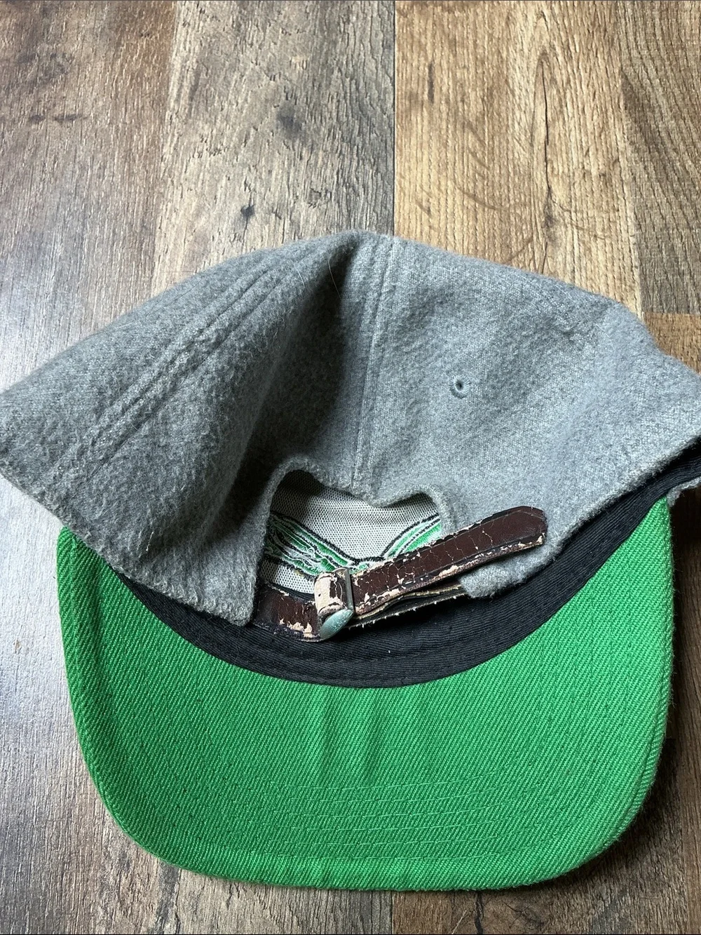 Birds Hat with Embroidered Retro Philadelphia Eagles Logo